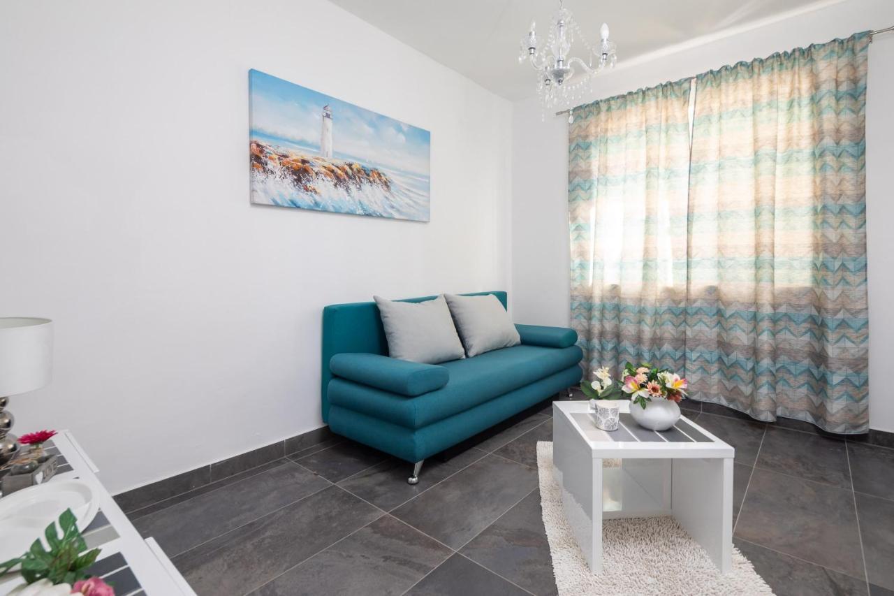 Sky Way Apartments Dugi Rat Exterior photo